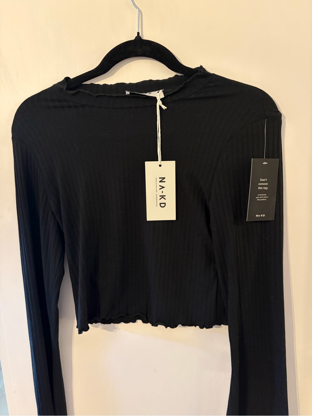 NA-KD Black Ribbed Long-Sleeve Crop Top